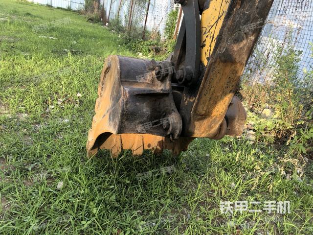 铲斗45度(工作和回转装置) 铲斗45度(工作和回转装置)
