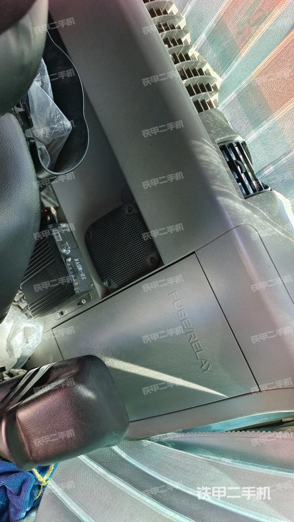 座椅后部（驾驶室部分）