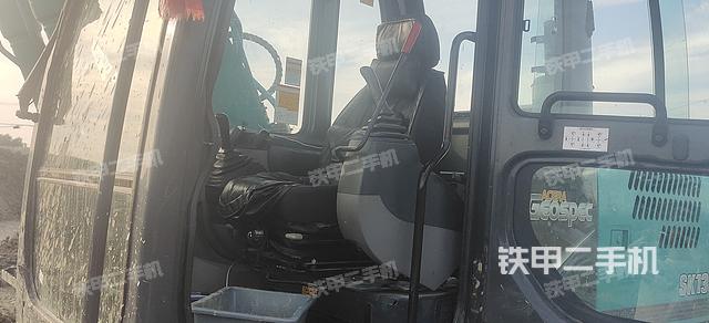 驾驶室整体（整机外观）