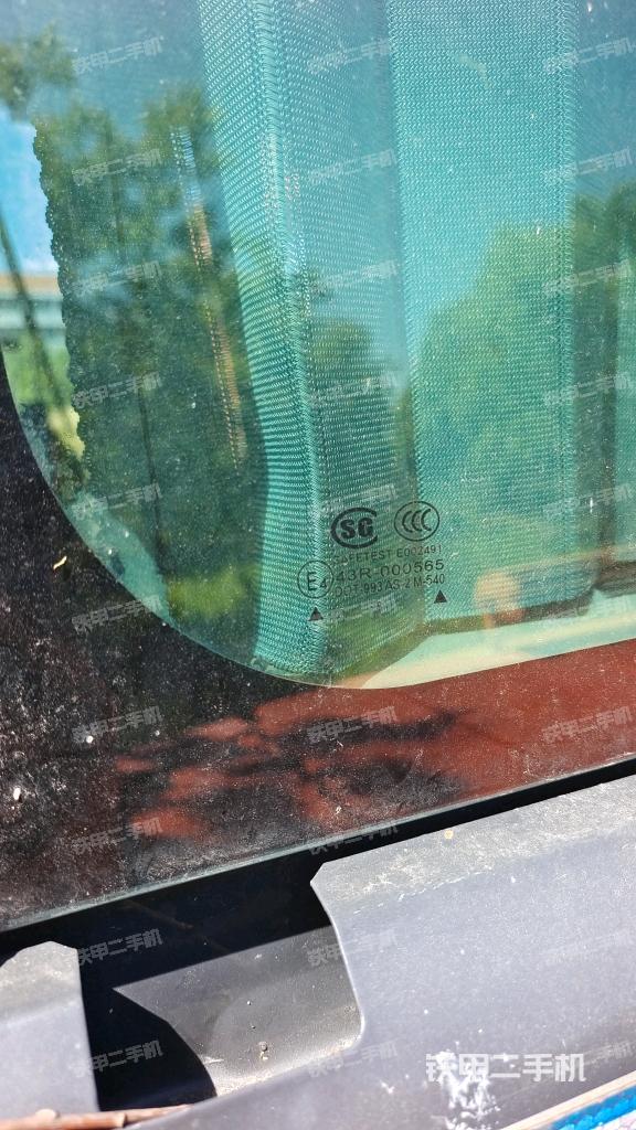 后窗玻璃角标（驾驶室部分）