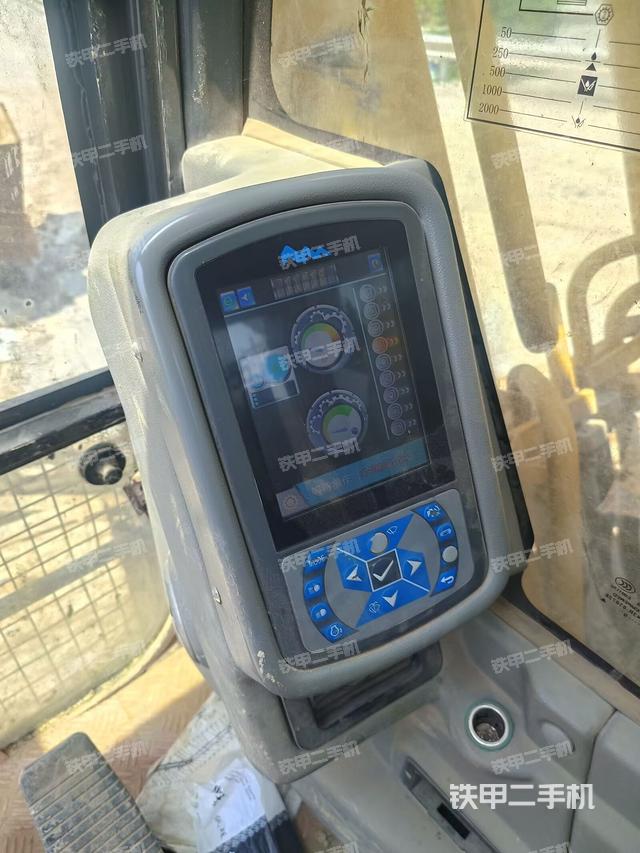 驾驶室整体（整机外观）