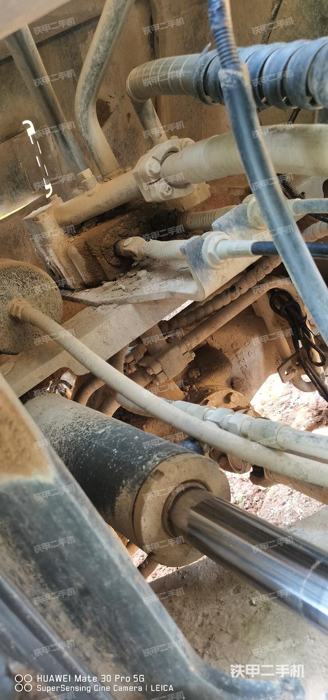 发动机右侧（整机外观及大件）