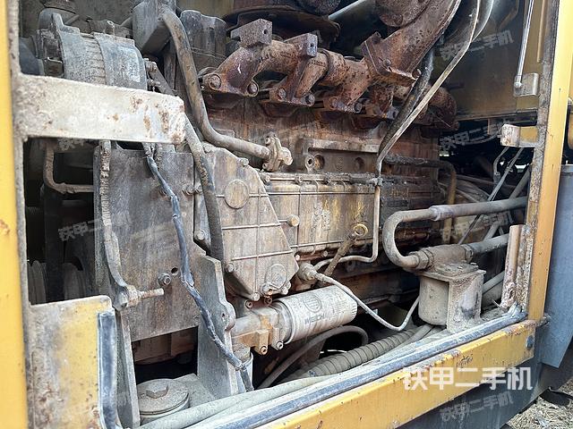 发动机左侧（整机外观及大件）