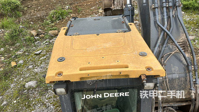 驾驶室顶部（整机外观）