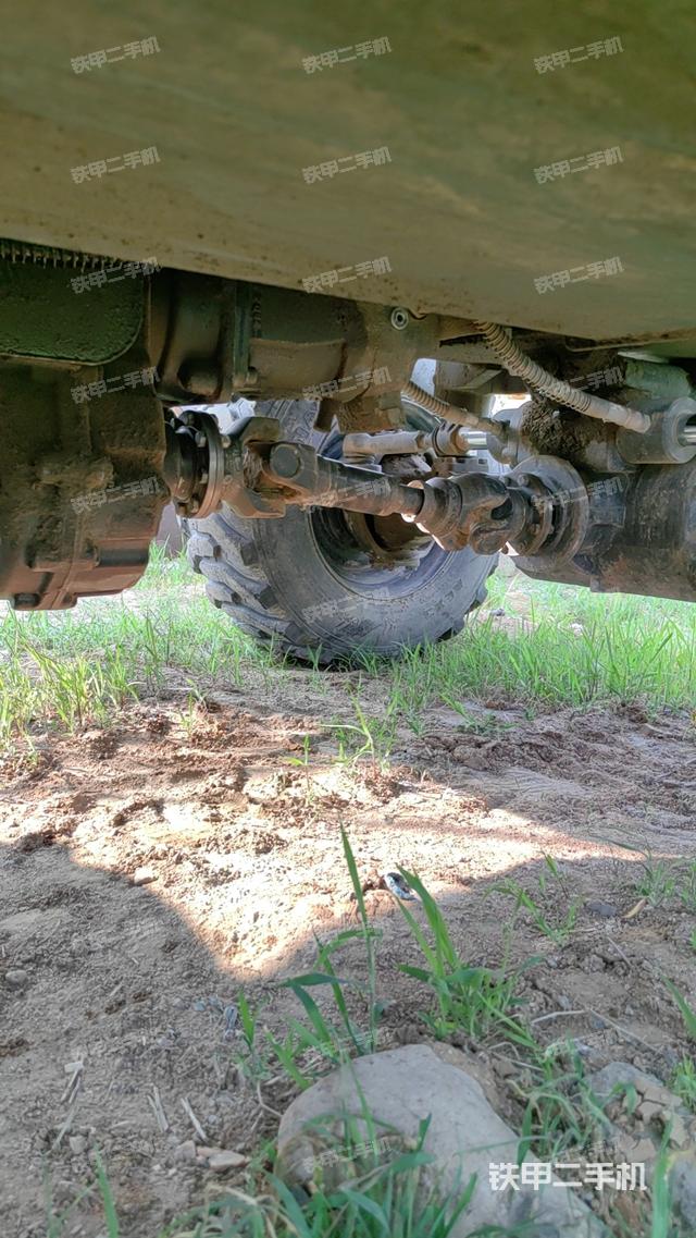 驾驶室顶部（整机外观）