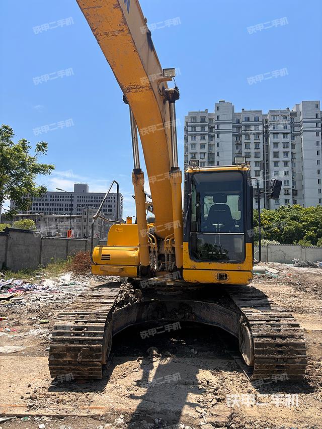 驾驶室顶部（整机外观）