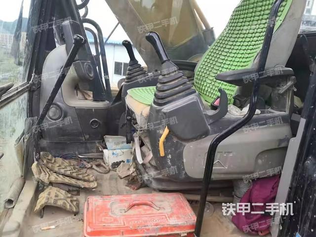 驾驶室整体（整机外观）