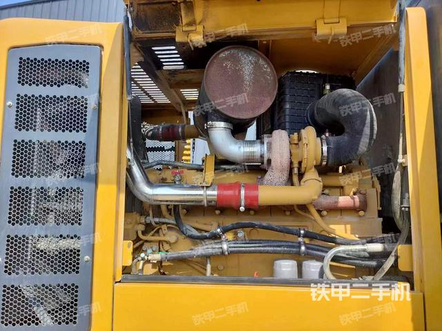 发动机左侧（整机外观及大件）