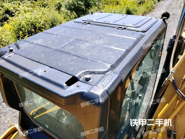 驾驶室顶部（整机外观）