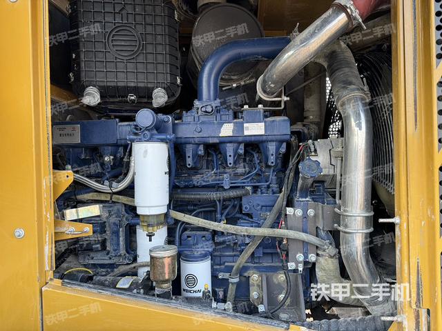 发动机右侧（整机外观及大件）