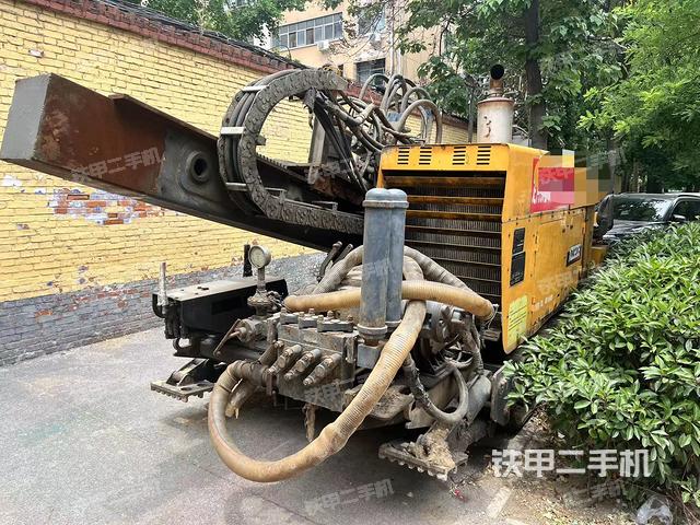 整机右侧（设备外观及核心部件）