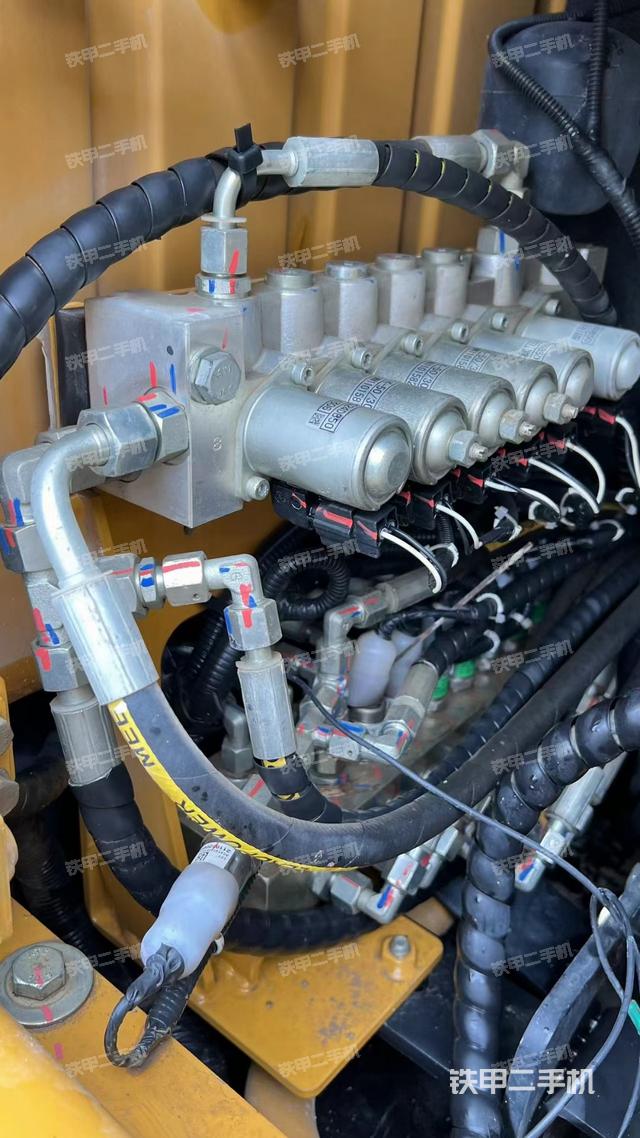 单侧履带整体（整机外观）