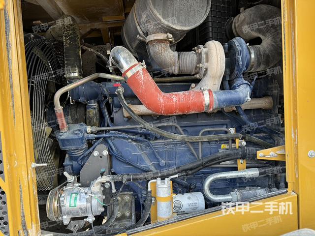 发动机左侧（整机外观及大件）