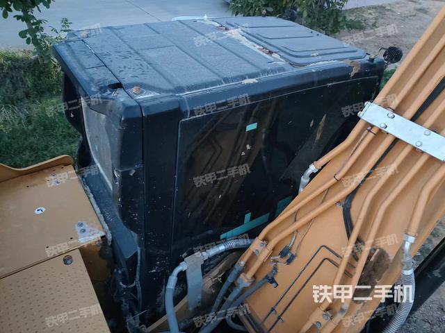 驾驶室顶部（整机外观）