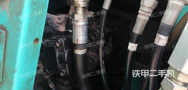 液压泵舱室正面整体（整机外观）