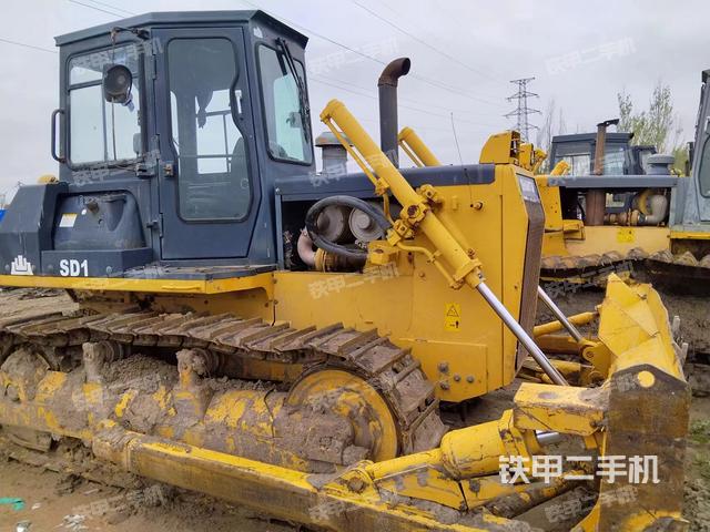 整机右侧（设备外观及核心部件）