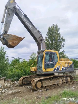 毕节沃尔沃EC210B挖掘机实拍图片