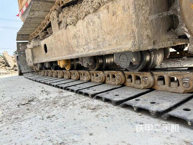 单侧履带整体（整机外观）