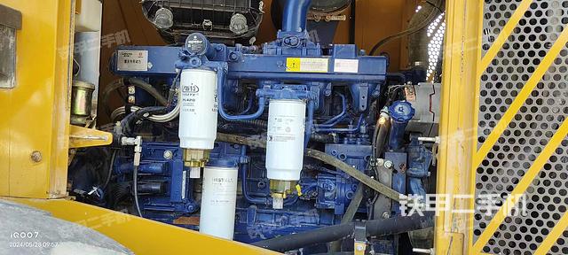 发动机右侧（整机外观及大件）