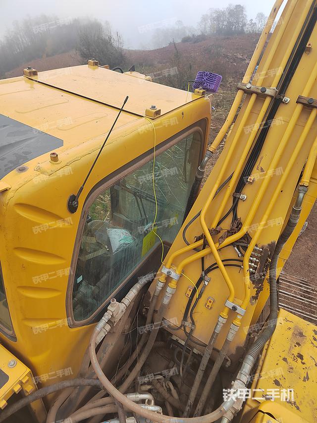 驾驶室顶部（整机外观）