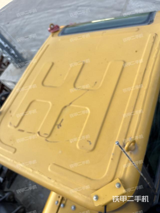 驾驶室顶部（整机外观）