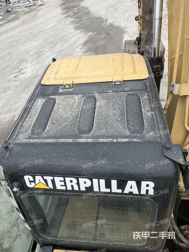 驾驶室顶部（整机外观）