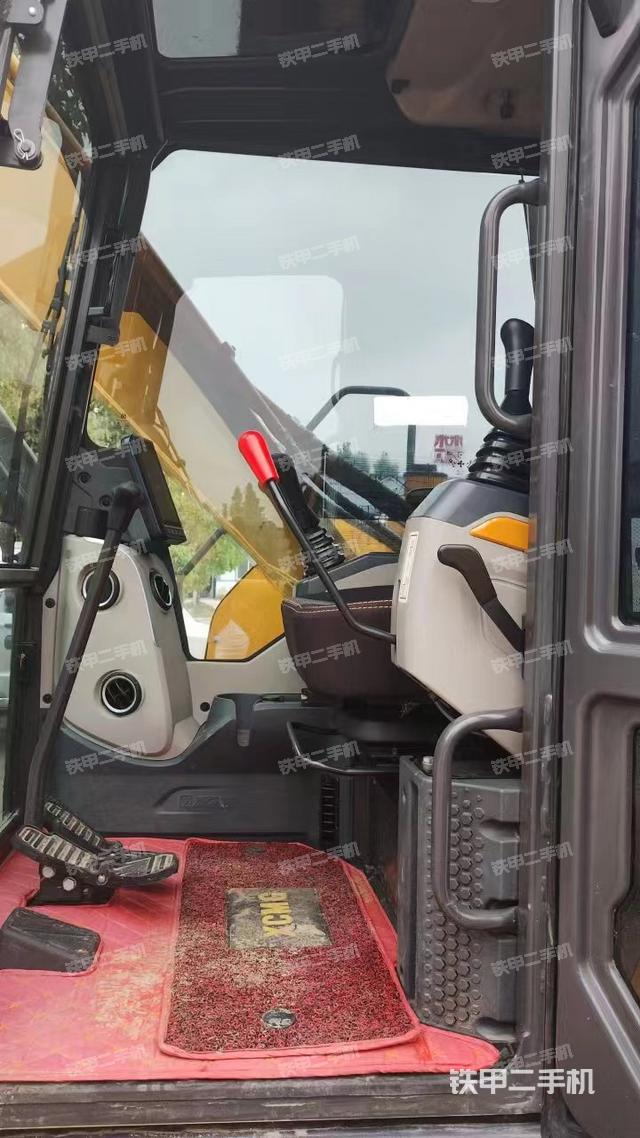 驾驶室整体（整机外观）