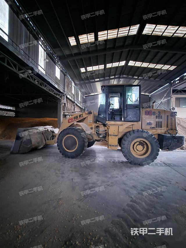 发动机右侧（整机外观及大件）