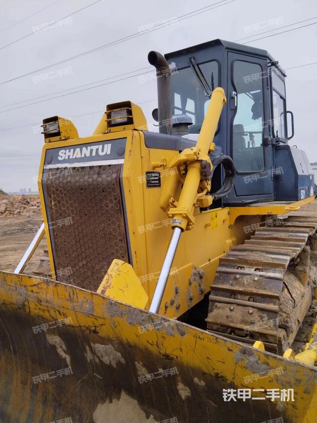 整机左侧（设备外观及核心部件）