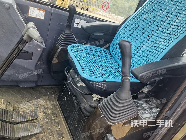 驾驶室整体（整机外观）