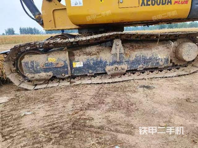 单侧履带整体（整机外观）