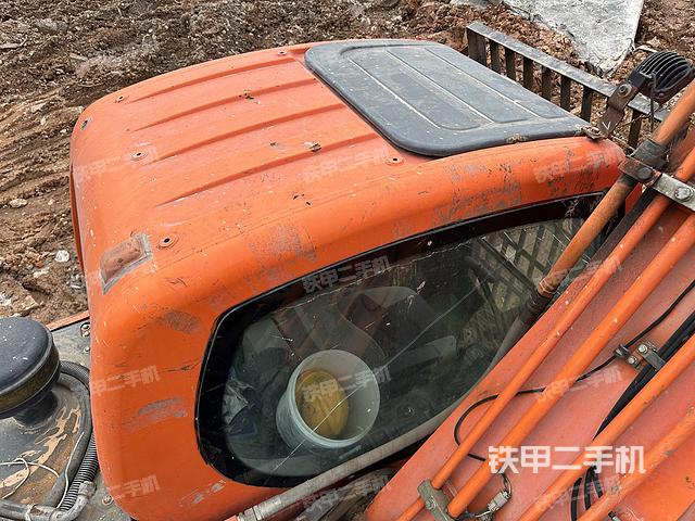 驾驶室顶部（整机外观）