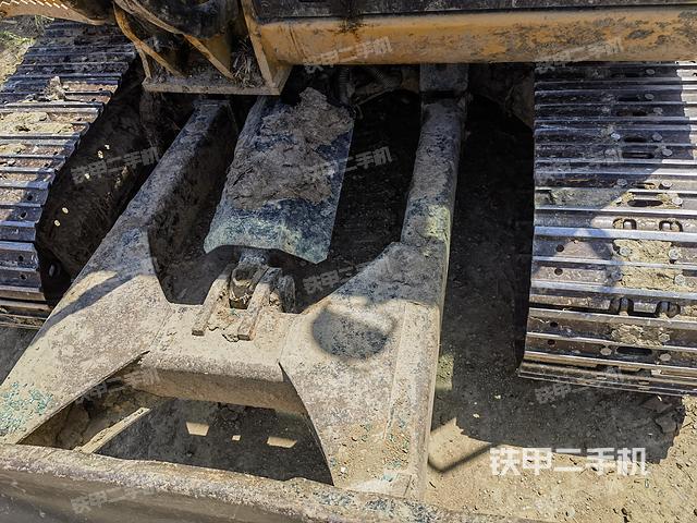 驾驶室顶部（整机外观）