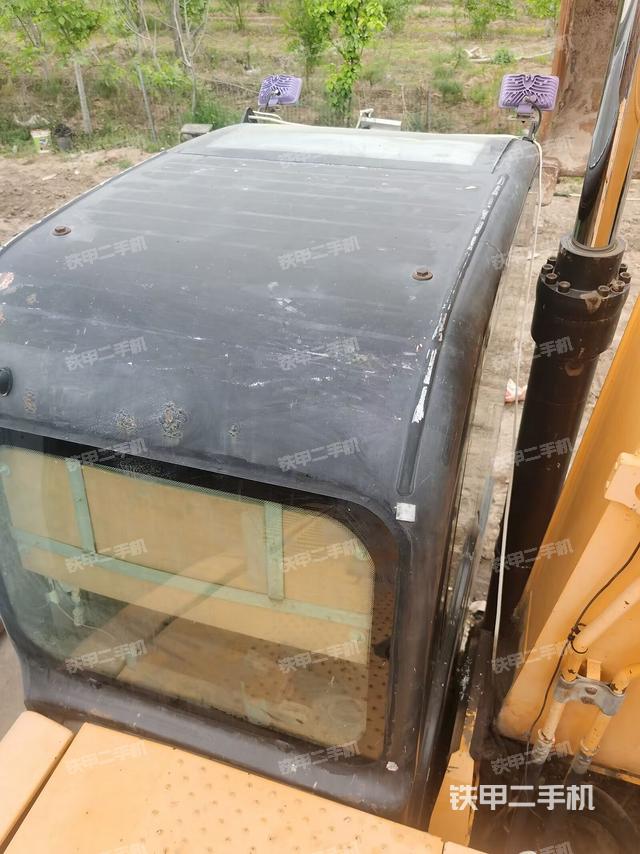 驾驶室顶部（整机外观）