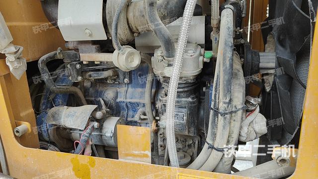 发动机右侧（整机外观及大件）