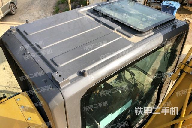 驾驶室顶部（整机外观）