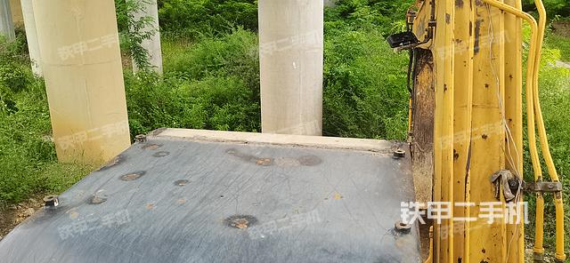 驾驶室顶部（整机外观）