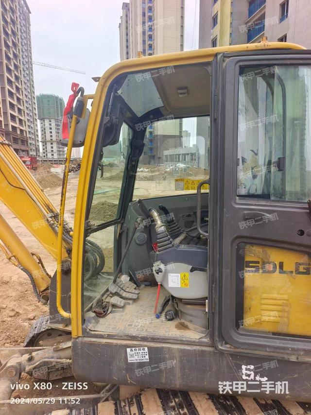 驾驶室整体（整机外观）