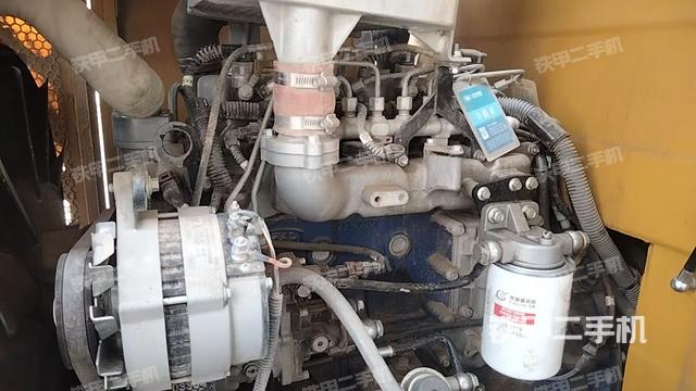 发动机左侧（整机外观及大件）