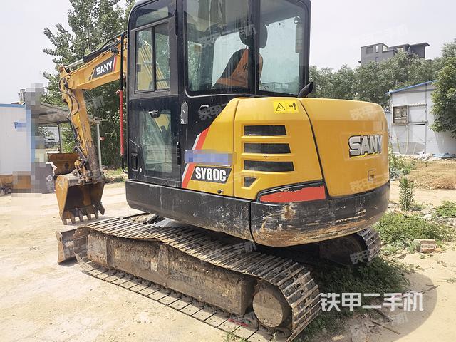 驾驶室顶部（整机外观）