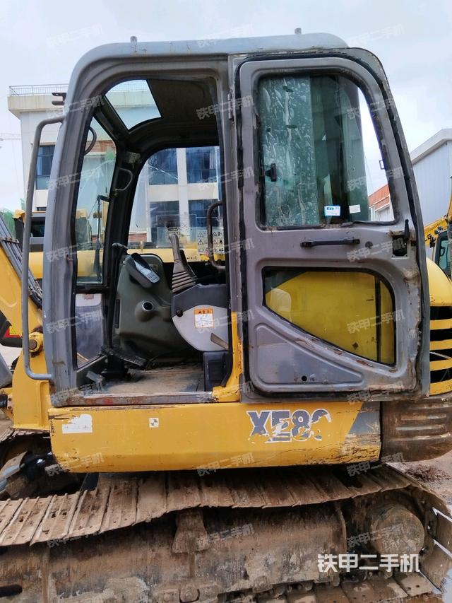 ?駕駛室正側(cè)（駕駛室部分）