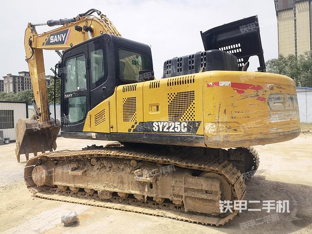 驾驶室顶部（整机外观）