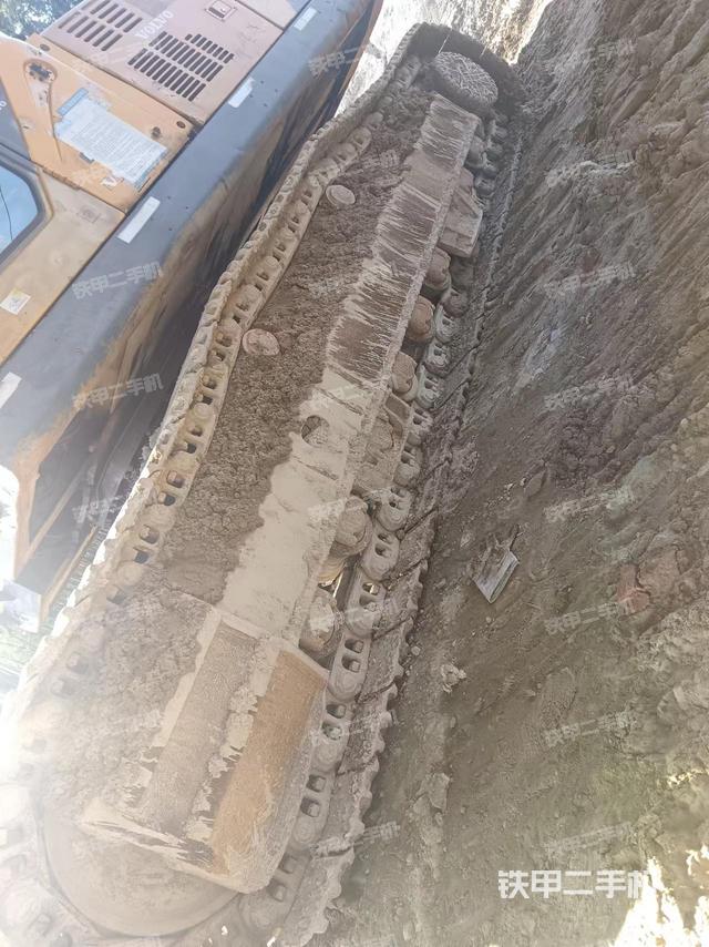 单侧履带整体（整机外观）