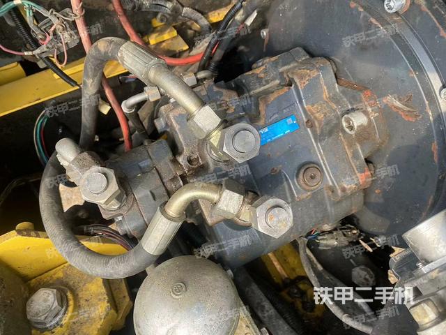 驾驶室顶部（整机外观）