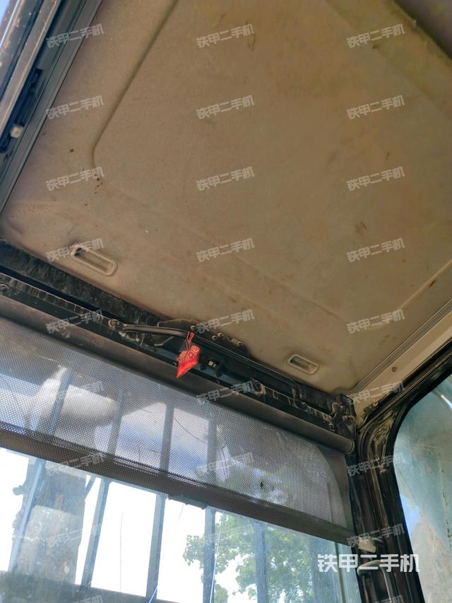 頂棚整體(駕駛室部分) 頂棚整體(駕駛室部分)