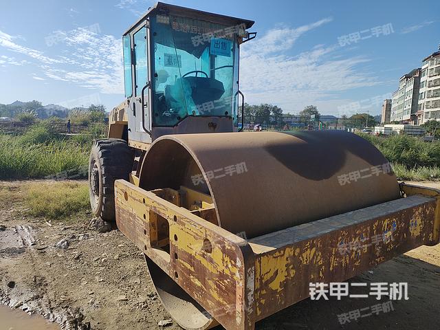 山东公路机械厂YZ20A压路机