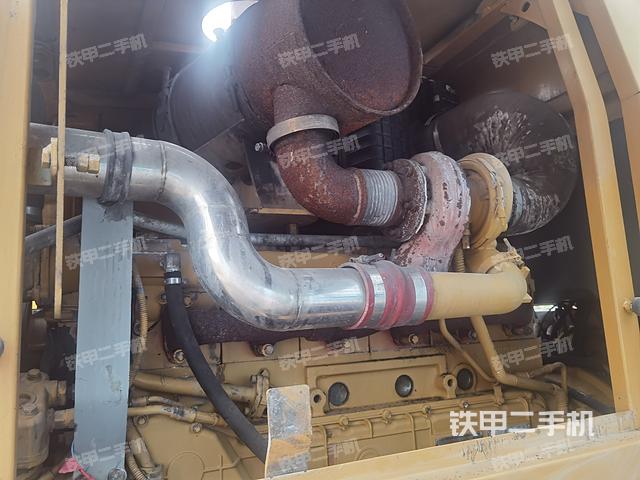 发动机右侧（整机外观及大件）