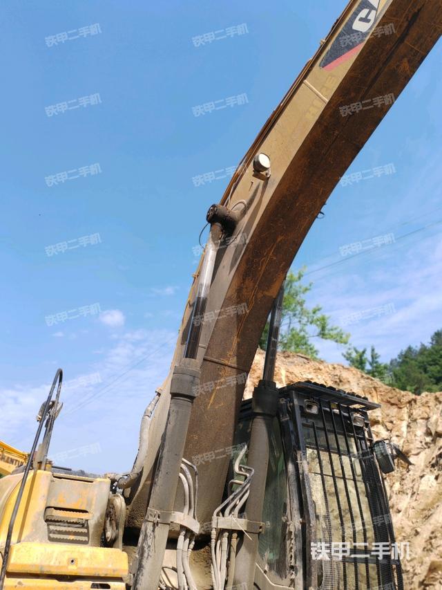 大臂油缸整體?豎拍(工作和回轉(zhuǎn)裝置) 大臂油缸整體?豎拍(工作和回轉(zhuǎn)裝置)