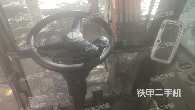 驾驶室整体（整机外观）