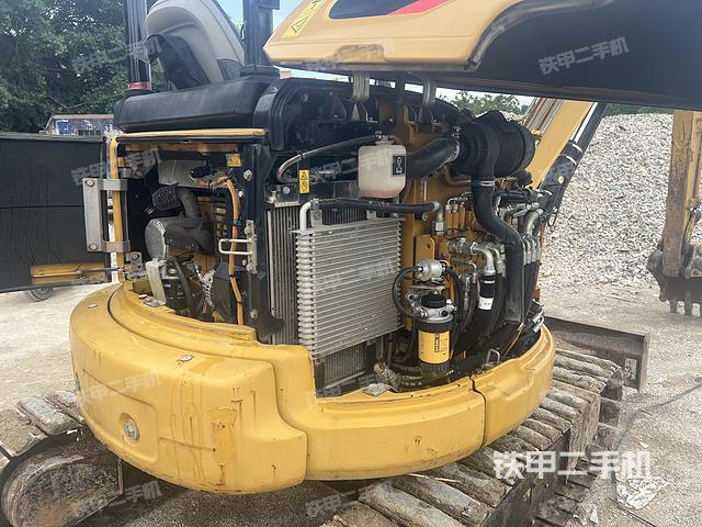 回转马达和主控阀（整机外观）